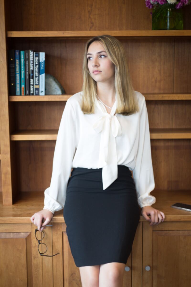 Книжная Mara Vale